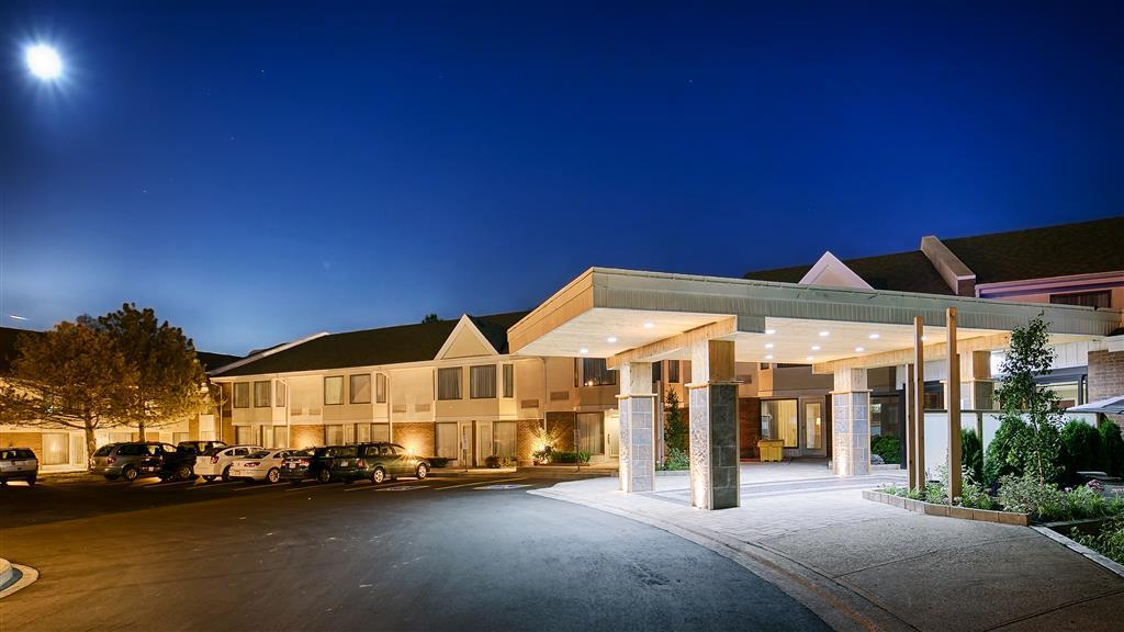 Quality Inn & Suites Брамптон Экстерьер фото