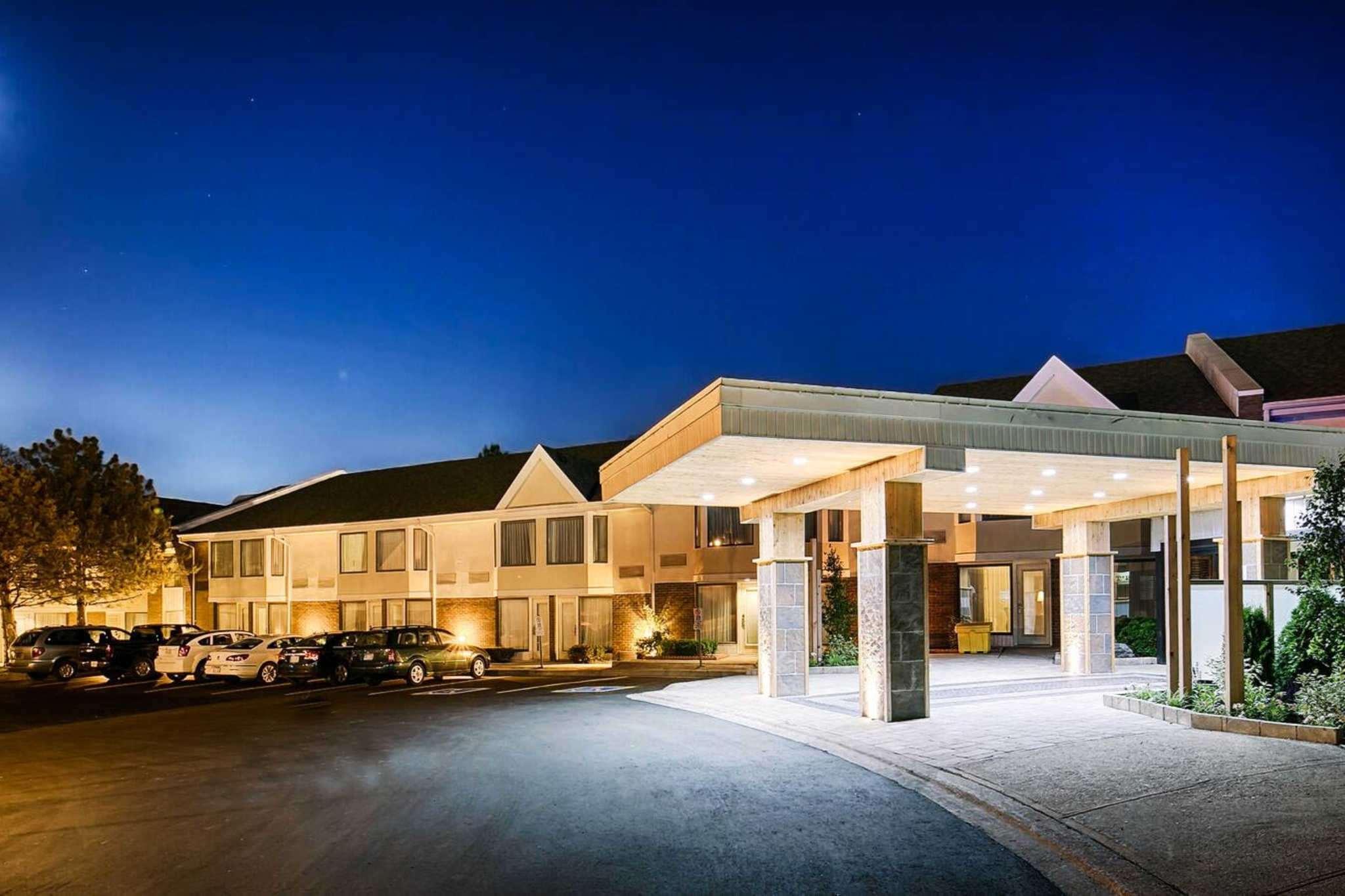 Quality Inn & Suites Брамптон Экстерьер фото